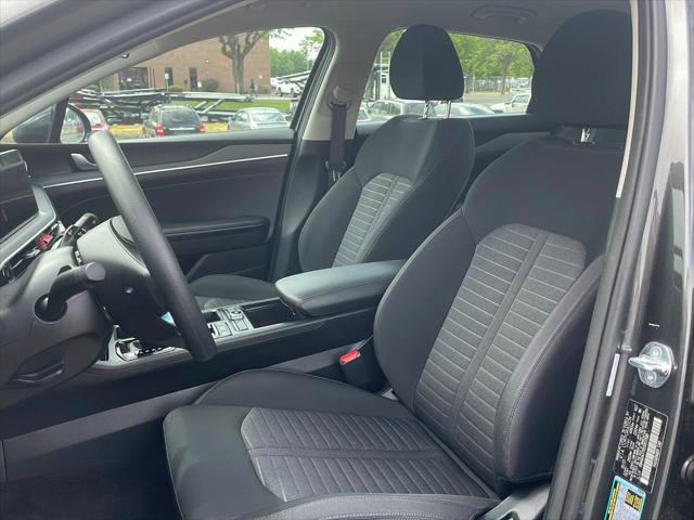 2025 Kia K5 LXS