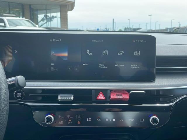 2025 Kia K5 LXS
