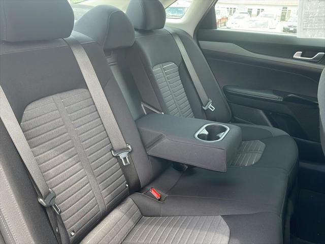 2025 Kia K5 LXS