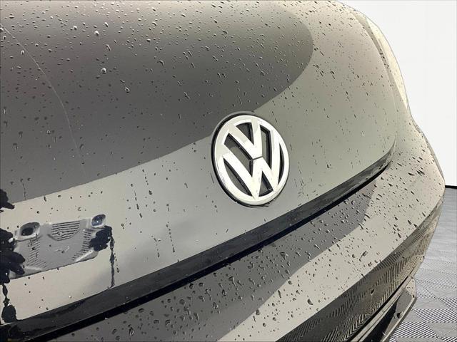 2016 Volkswagen Beetle 1.8T Wolfsburg Edition