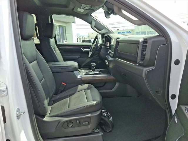 2023 GMC Sierra 1500 4WD Crew Cab Short Box SLT
