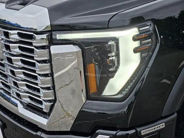 2026 GMC Sierra 2500HD Crew Cab, Standard Bed, Denali, 4WD