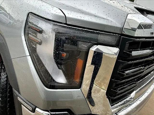 2026 GMC Sierra 2500HD Crew Cab, Standard Bed, Pro, 4WD