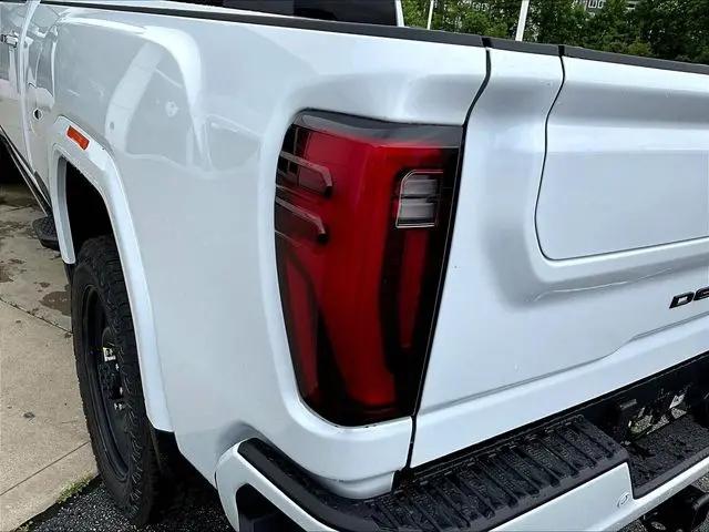 2026 GMC Sierra 2500HD Crew Cab, Standard Bed, Denali Ultimate, 4WD