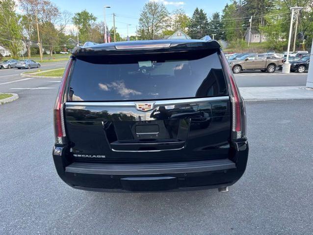 2018 Cadillac Escalade Luxury