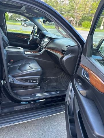2018 Cadillac Escalade Luxury