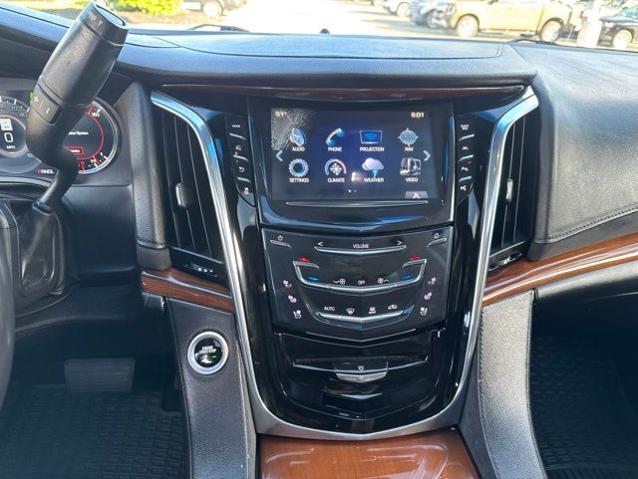 2018 Cadillac Escalade Luxury