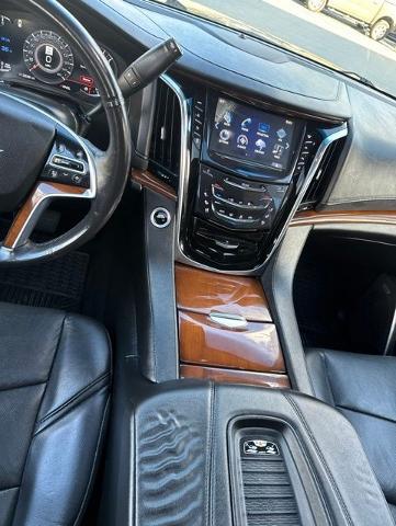 2018 Cadillac Escalade Luxury