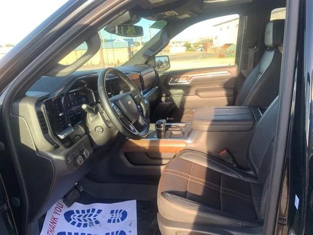 2023 Chevrolet Silverado 1500 4WD Crew Cab Short Bed High Country