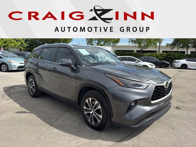 2023 Toyota Highlander XLE for sale in Hollywood, FL
