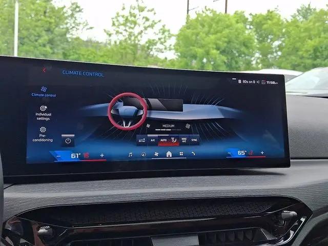 2025 BMW M240 i xDrive