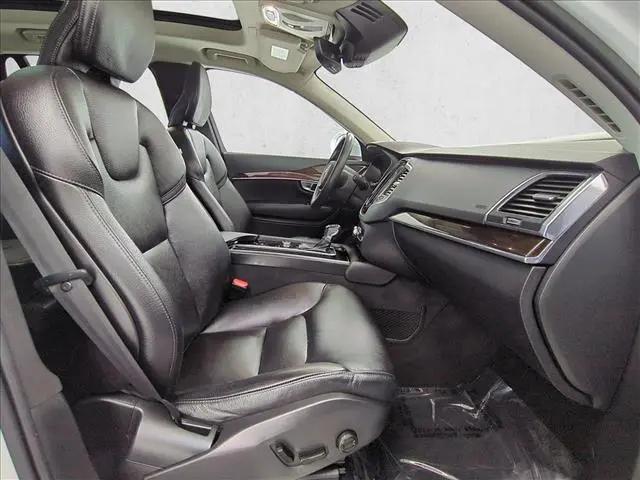 2019 Volvo XC90 T6 Momentum