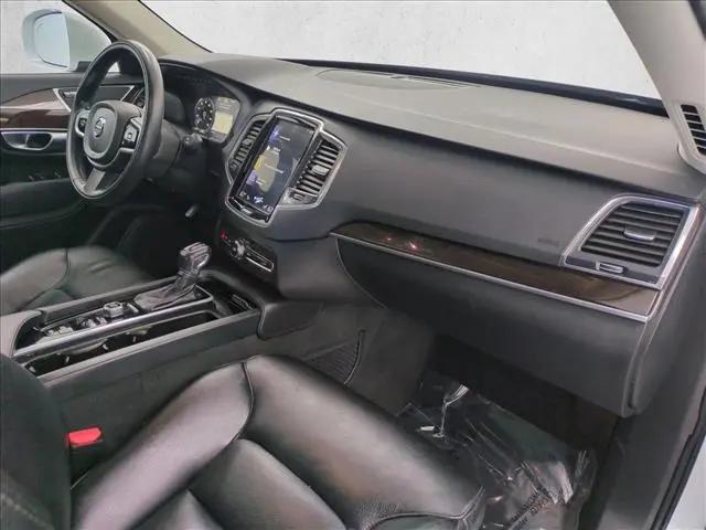 2019 Volvo XC90 T6 Momentum