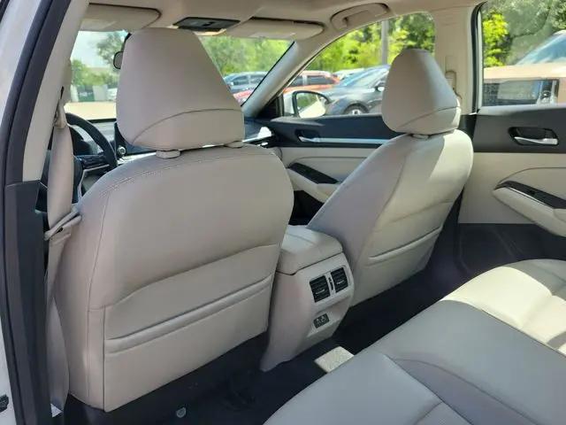 2021 Nissan Altima SL FWD