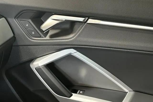 2021 Audi Q3 Premium 40 TFSI quattro Tiptronic