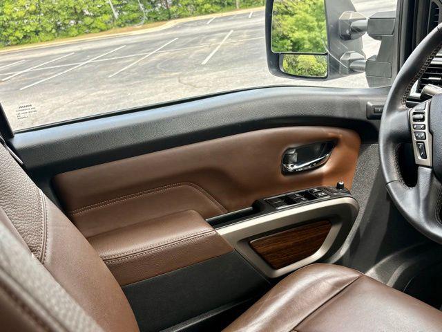 2023 Nissan Titan XD Crew Cab Platinum Reserve 4x4