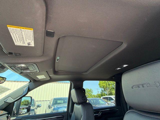 2024 GMC Sierra 2500HD 4WD Crew Cab Standard Bed AT4