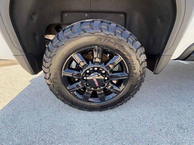 2024 GMC Sierra 2500HD 4WD Crew Cab Standard Bed AT4
