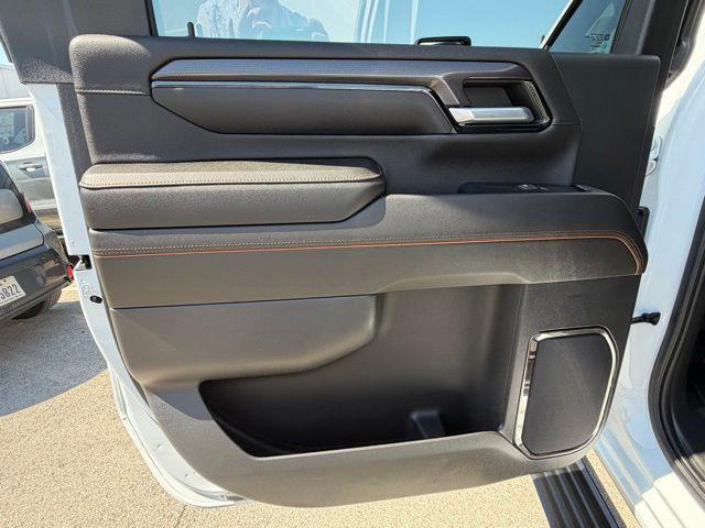 2024 GMC Sierra 2500HD 4WD Crew Cab Standard Bed AT4