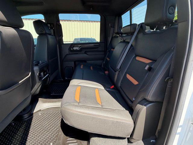 2024 GMC Sierra 2500HD 4WD Crew Cab Standard Bed AT4