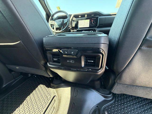 2024 GMC Sierra 2500HD 4WD Crew Cab Standard Bed AT4
