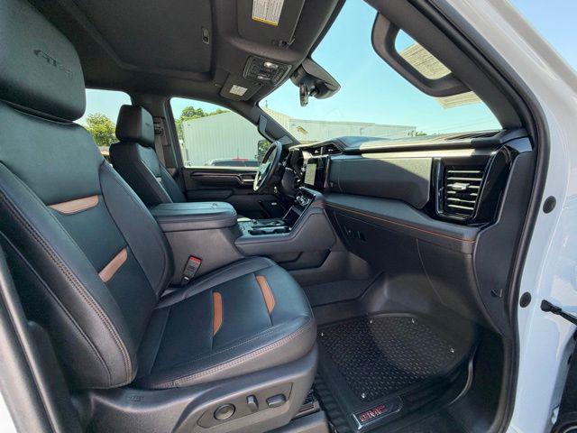 2024 GMC Sierra 2500HD 4WD Crew Cab Standard Bed AT4