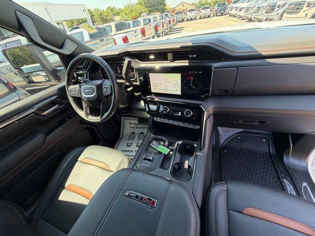 2024 GMC Sierra 2500HD 4WD Crew Cab Standard Bed AT4