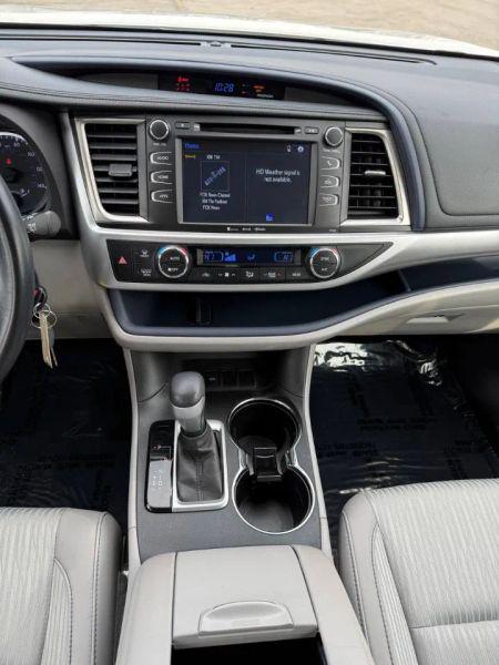 2017 Toyota Highlander LE Plus