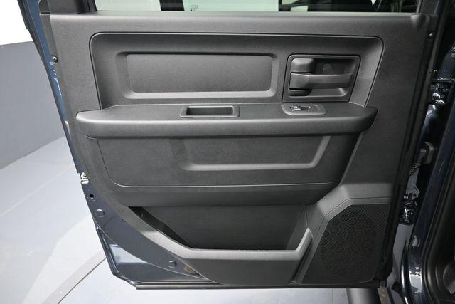 2026 Ram 2500 Black Express Crew Cab 4x4 6'4" Box