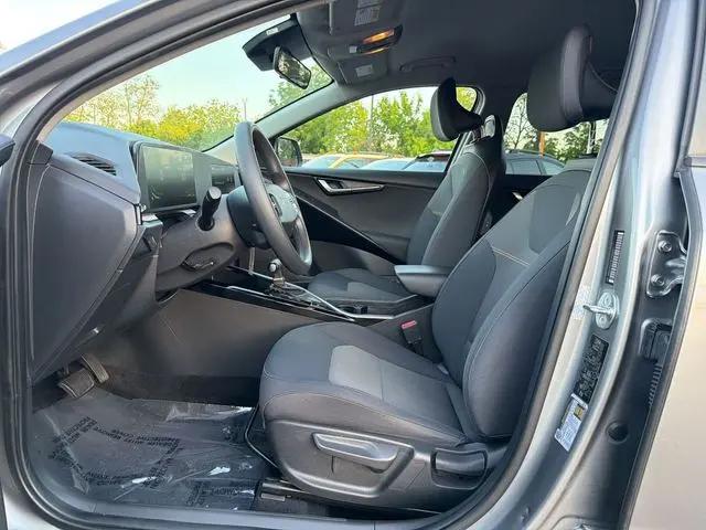 2023 Kia Niro LX