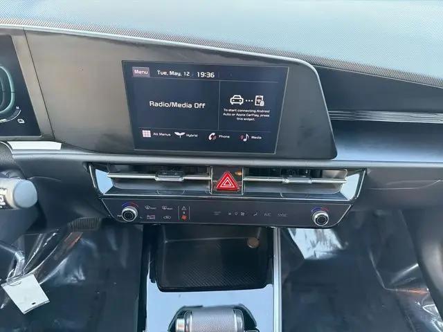 2023 Kia Niro LX