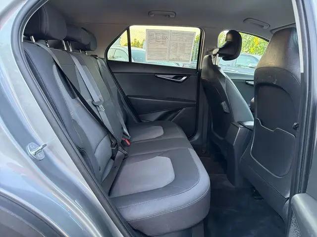 2023 Kia Niro LX