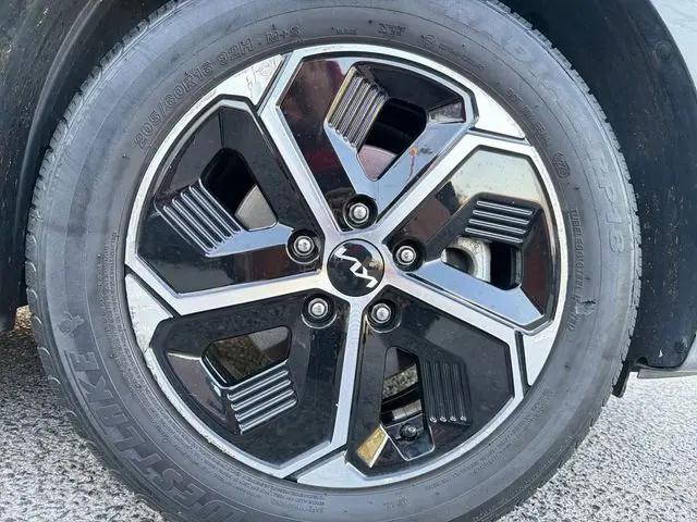 2023 Kia Niro LX