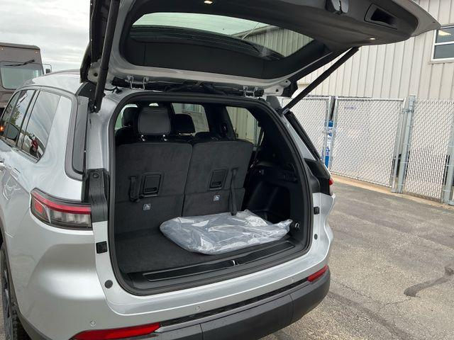 2026 Jeep Grand Cherokee L Altitude 4x4