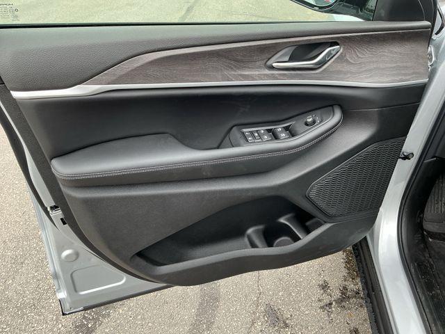 2026 Jeep Grand Cherokee L Altitude 4x4