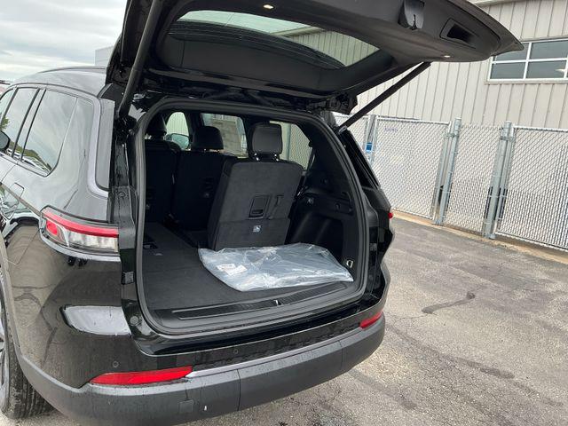 2026 Jeep Grand Cherokee L Altitude 4x4