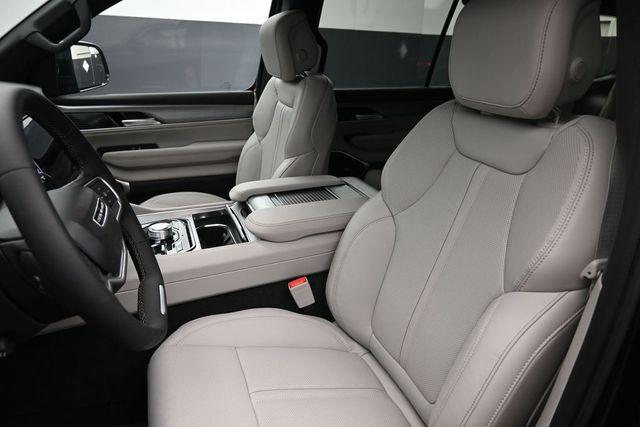 2026 Jeep Grand Wagoneer Unknown