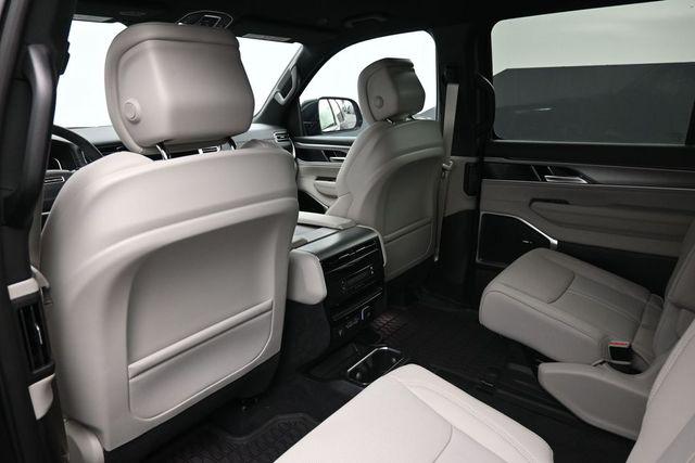 2026 Jeep Grand Wagoneer Unknown