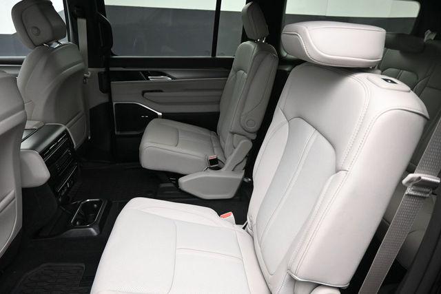 2026 Jeep Grand Wagoneer Unknown
