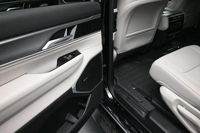 2026 Jeep Grand Wagoneer Unknown