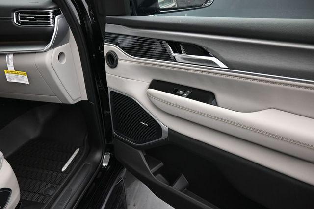 2026 Jeep Grand Wagoneer Unknown