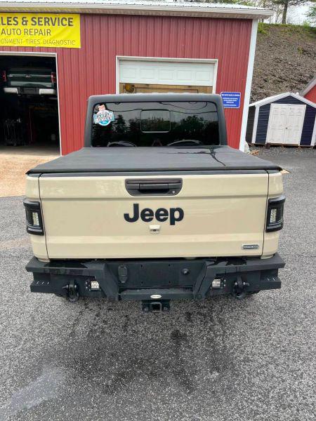 2022 Jeep Gladiator Overland