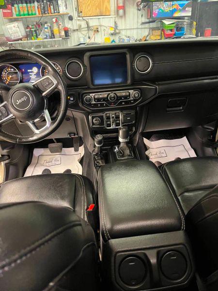 2022 Jeep Gladiator Overland