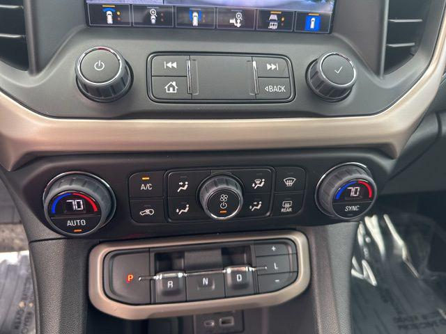 2023 GMC Acadia AWD Denali