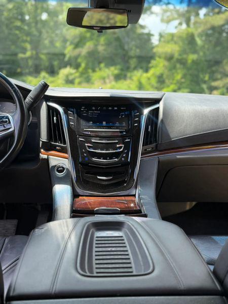2018 Cadillac Escalade ESV Luxury