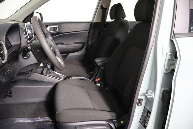 2025 Hyundai Venue SE