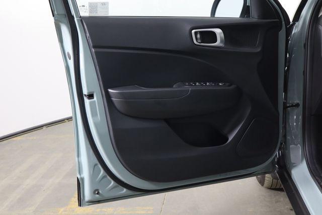 2025 Hyundai Venue SE