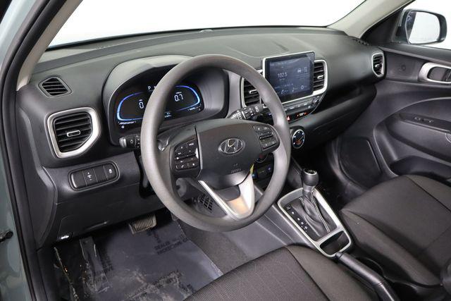 2025 Hyundai Venue SE
