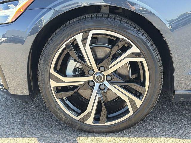 2025 Volvo S60 B5 Core