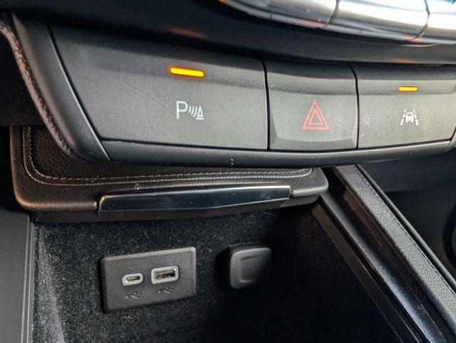 2023 Cadillac XT4 AWD Premium Luxury